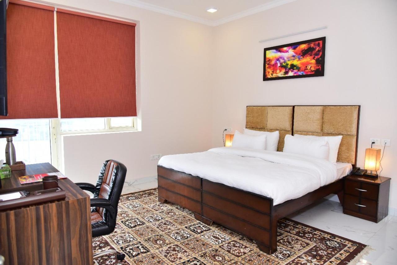 Arkaya Inn Gurgáon Kültér fotó